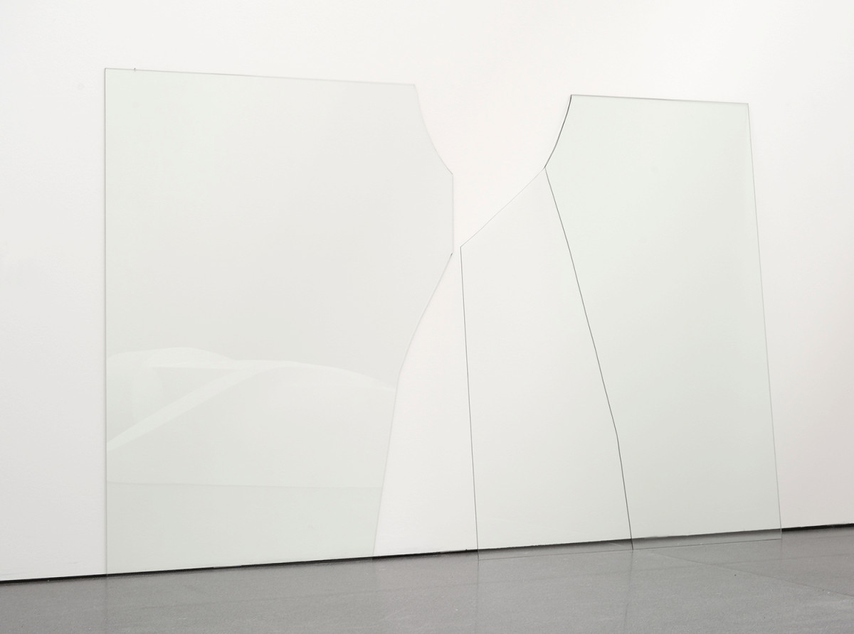 FRAKTUR MMXIV / I, geschnittenes Glas, 200 cm x 300 cm, 2014. Foto: Alexander Voß.